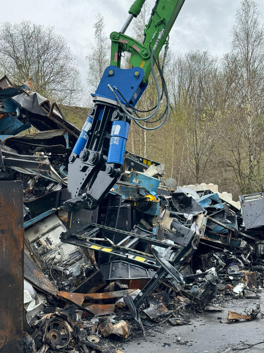 Hydraulische Schrottschere für Bagger 6-30t - SeKa Baumaschinen GmbH